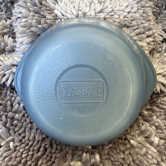 Vintage Glasbake Milk Glass Blue w Roman Design Casserole Dish w Lid 5J-512 1.5Q - Picture 4 of 5
